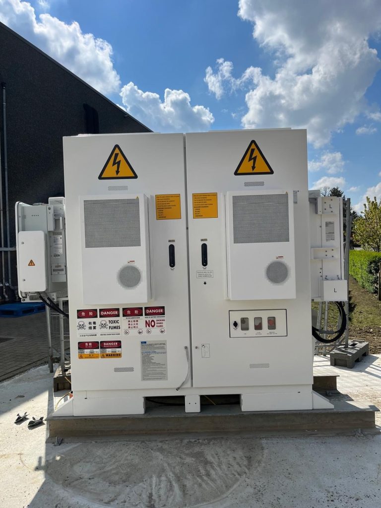 Energieopslag installatie van EnergyPro met industriële batterijunit