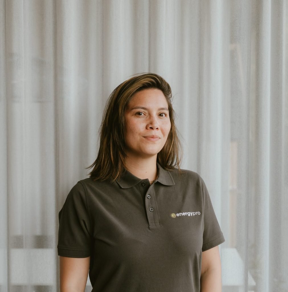 Portret van een medewerker van EnergyPro op kantoor.