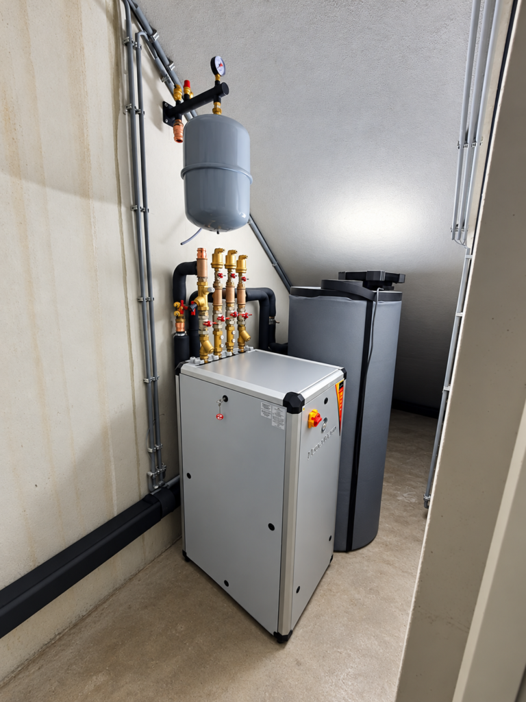 Project Heerenhage: bodem/water-warmtepomp met verdeler